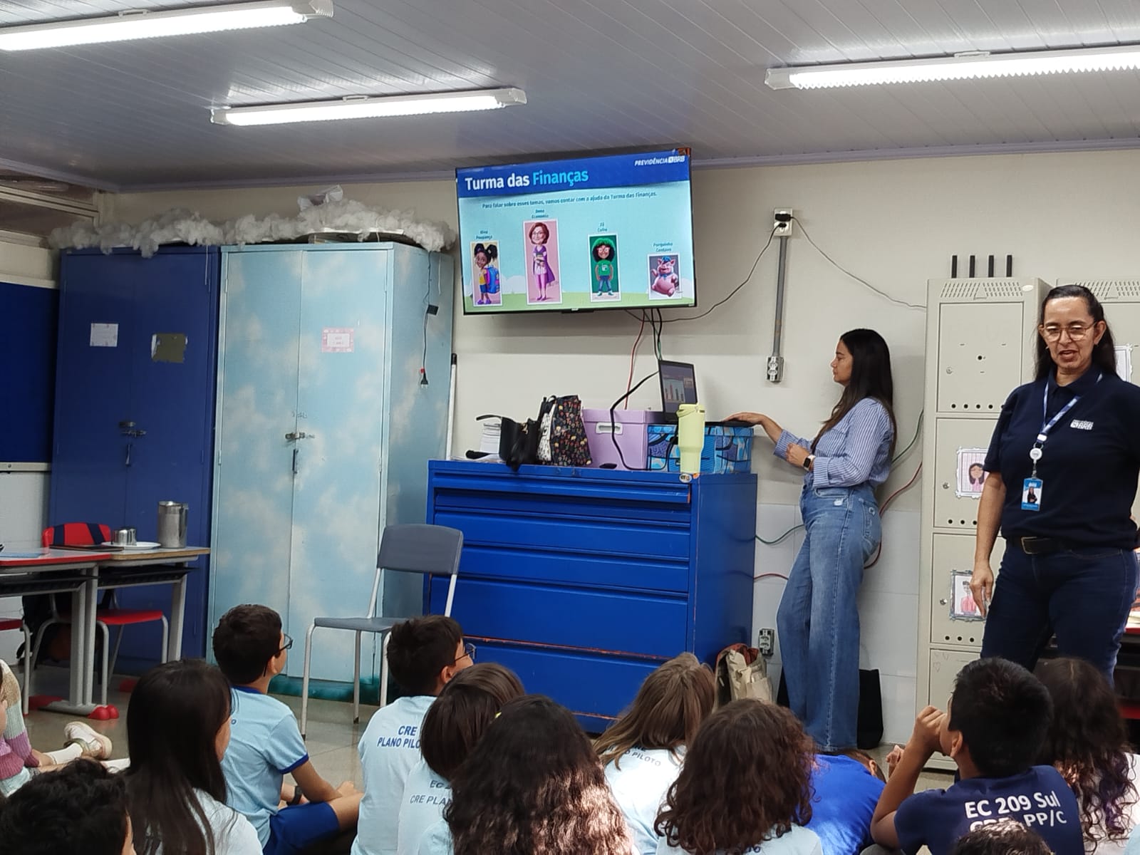 Encontro Mensal do Programa DEI sobre violência contra idosos e paternidade ativa